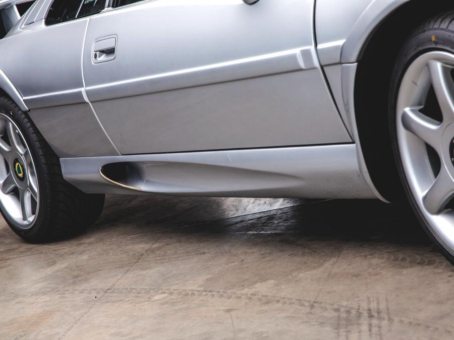Детали экстерьера Lotus Esprit V8 SE 2001 года  (фото 27 из 66)
